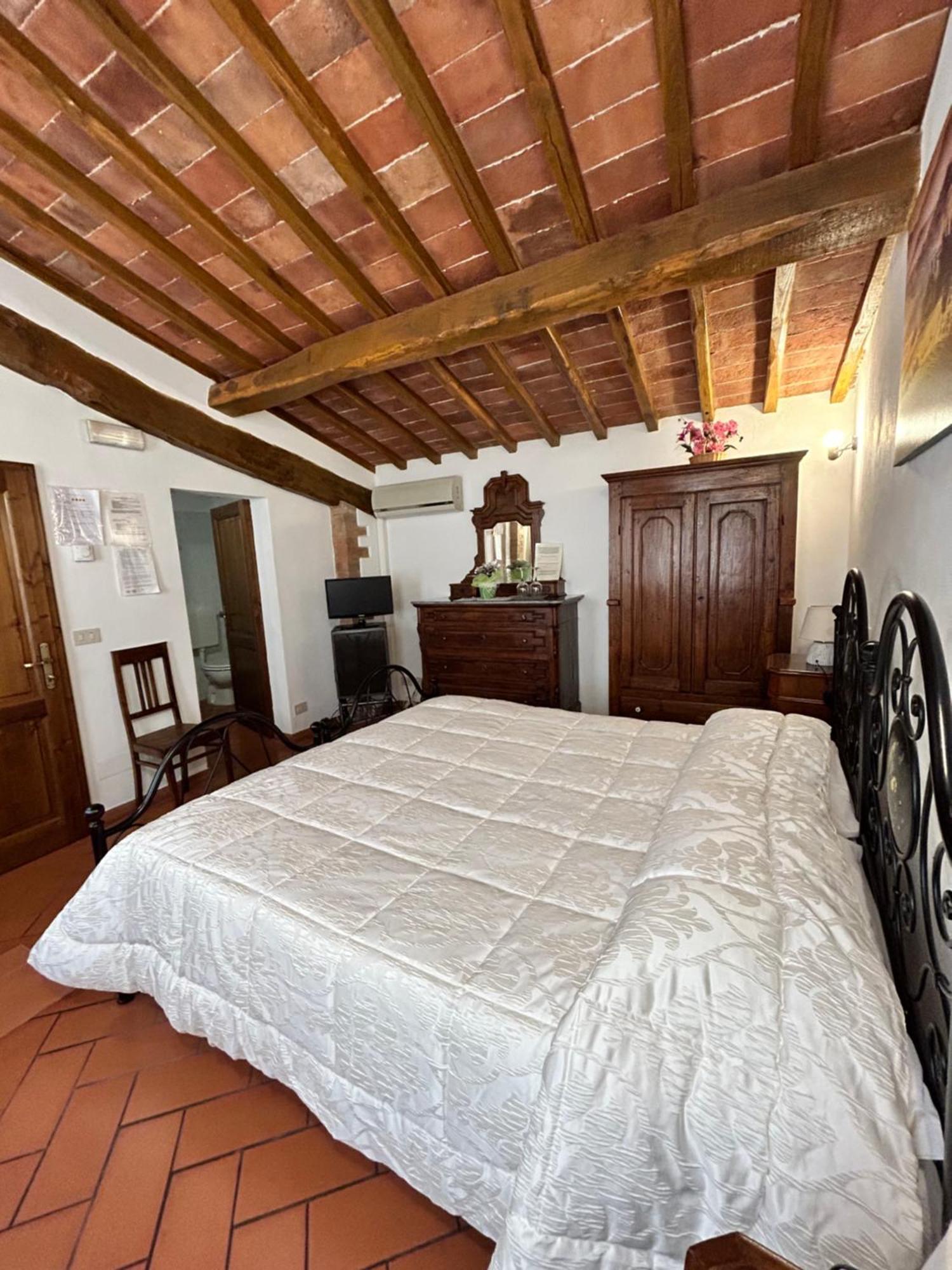 Agriturismo Casalpiano ปีเอนซา ภายนอก รูปภาพ