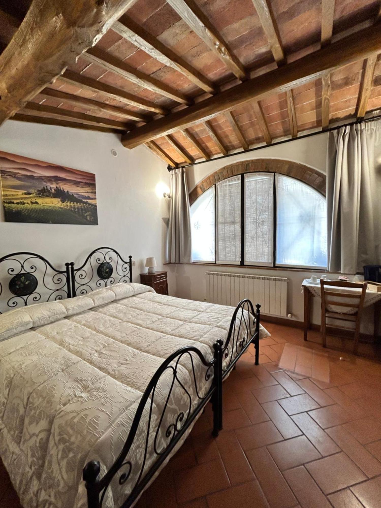 Agriturismo Casalpiano ปีเอนซา ภายนอก รูปภาพ